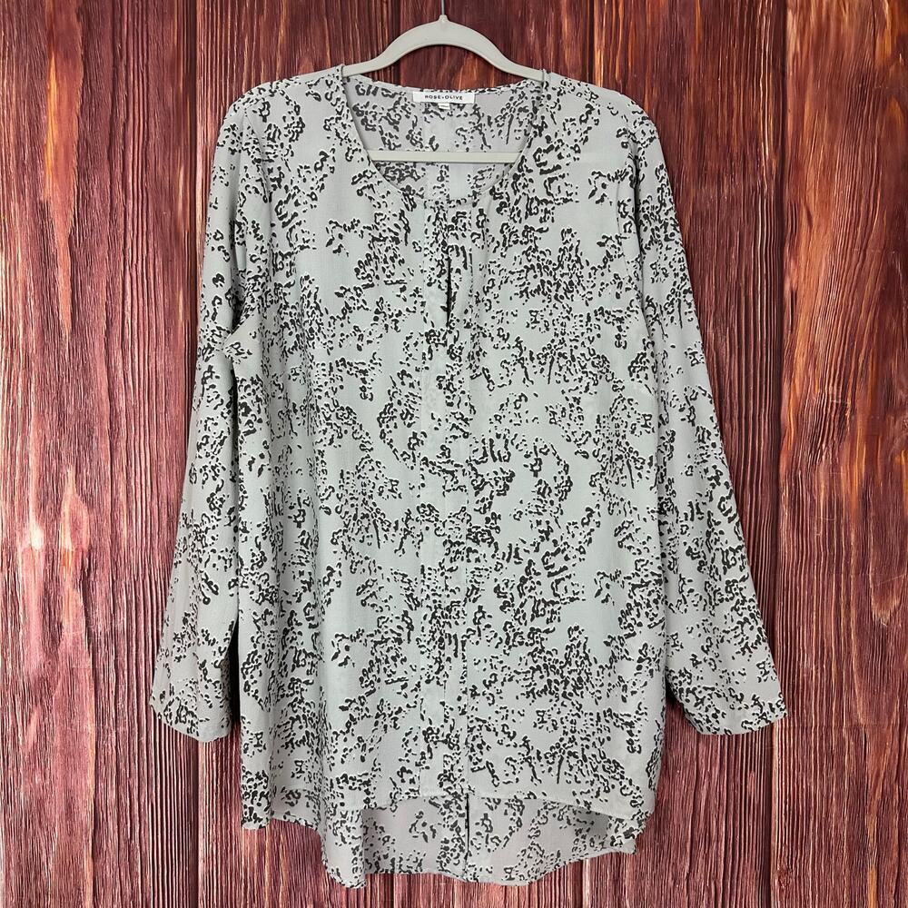 Rose + Olive Gray Print Top Long Sleeve Back Slit Womens Size XL